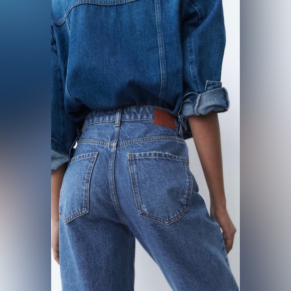 ZARA RIPPED HIGH RISE MOM JEANS - Picture 5 of 8